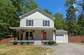 Building Photo - 15 Huntington Dr