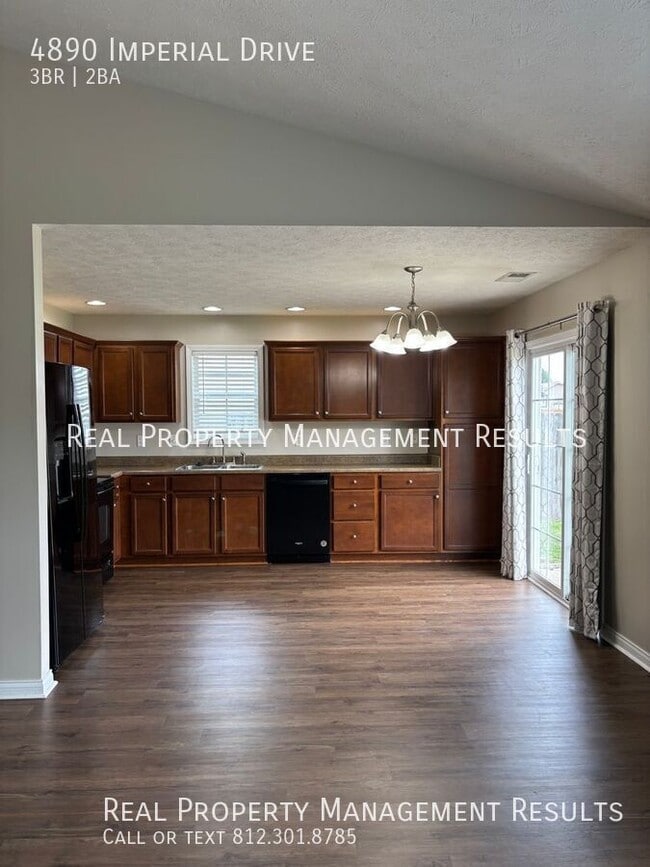 Building Photo - 4890 Imperial Dr