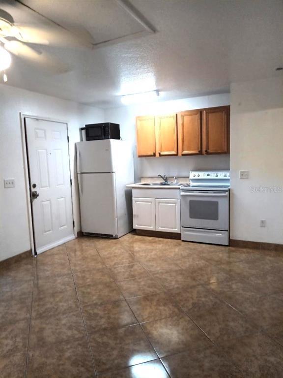 Foto del edificio - 2955 Sun Pointe Ct