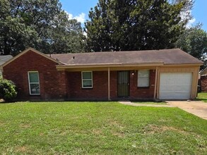 Building Photo - 3021 Ashwood St