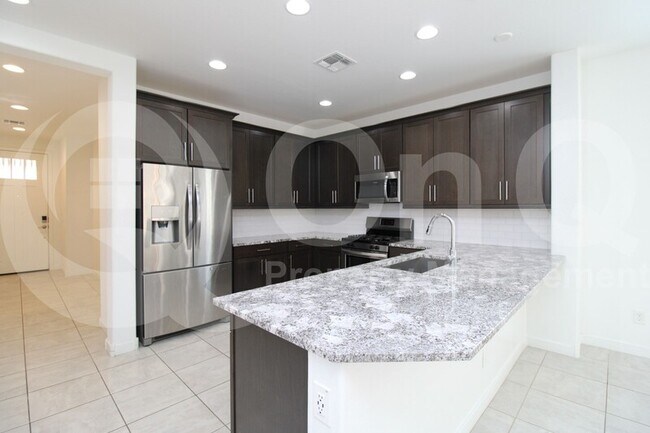 Foto del edificio - 1341 E Glass Ln