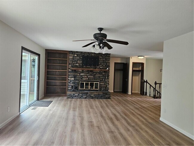 Building Photo - 22 Donington Ln