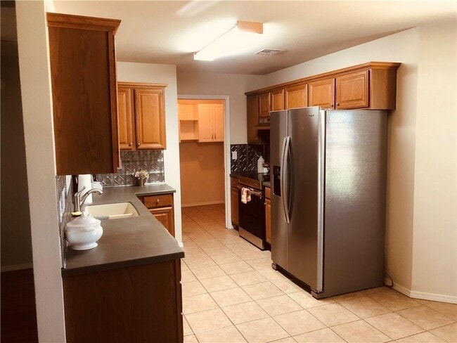 Building Photo - 891 Sunflower St