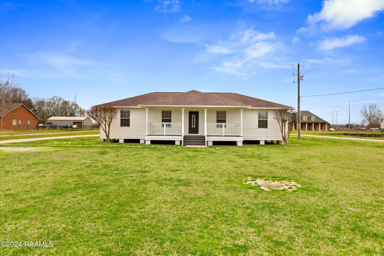 Primary Photo - 507 Mardi Gras Rd