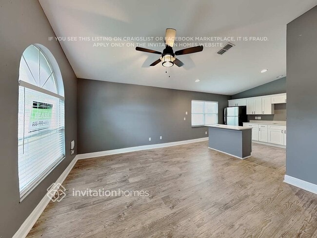 Building Photo - 2418 Radnor Ave