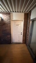 Building Photo - 1727 Willowbrook Dr