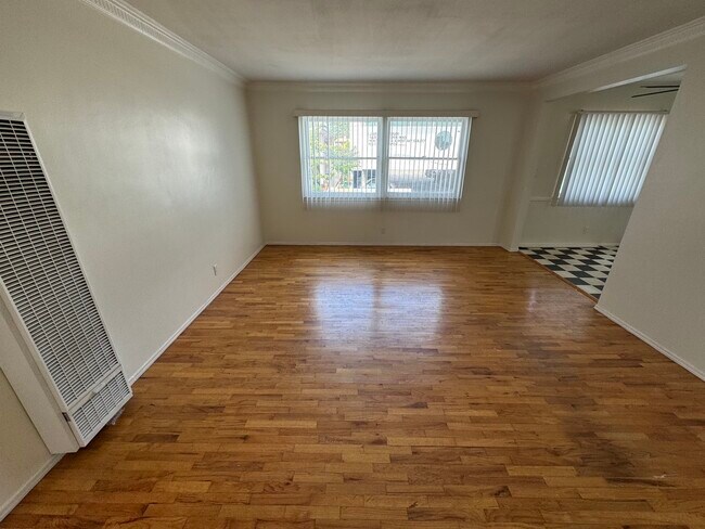 Foto del edificio - 1748 S Robertson Blvd