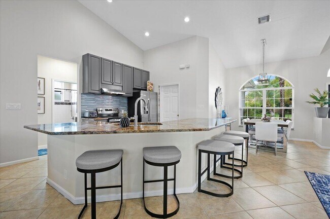 Foto del edificio - 13866 Geranium Pl