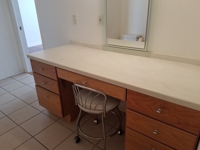 Foto del edificio - 3+ Bed House UTILITIES PAID BY LANDLORD