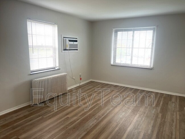 Building Photo - 550 Forrer Blvd