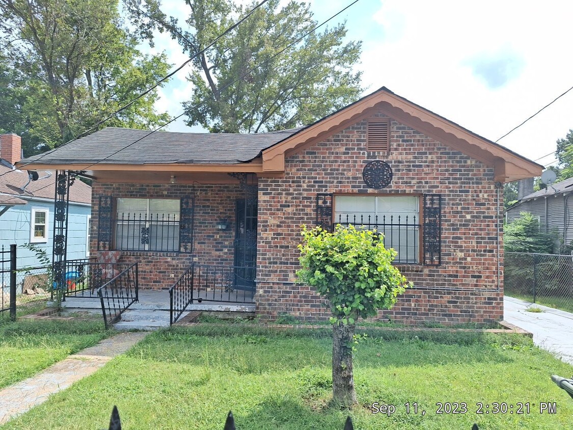 Primary Photo - 2271 Hubbard Ave