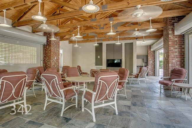 Foto del edificio - 600 13th St E