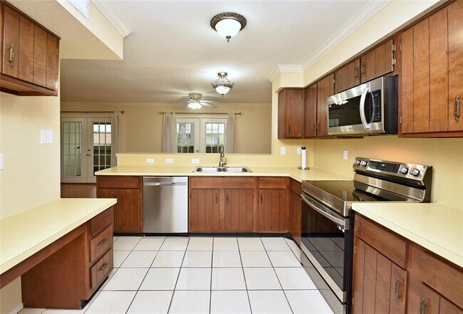 Foto del edificio - 14515 Wunderlich Dr