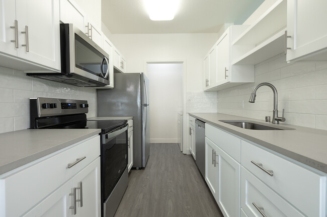 Kitchen - Amador Lakes Apartments