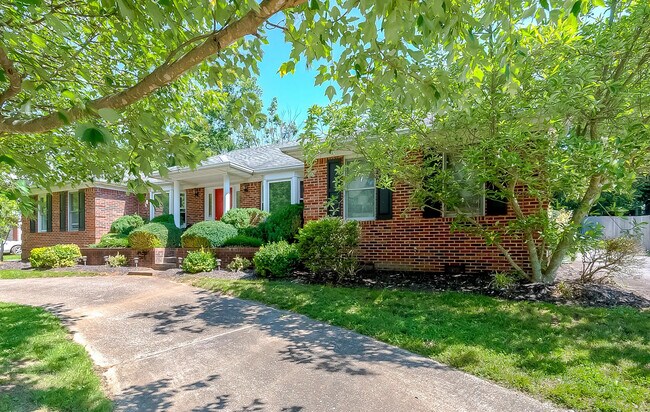 Building Photo - 161 Spring Run Rd