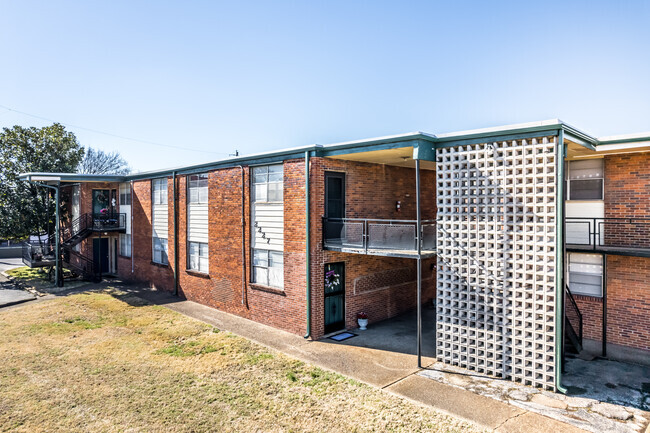 Building Photo - 2227 Airways Blvd