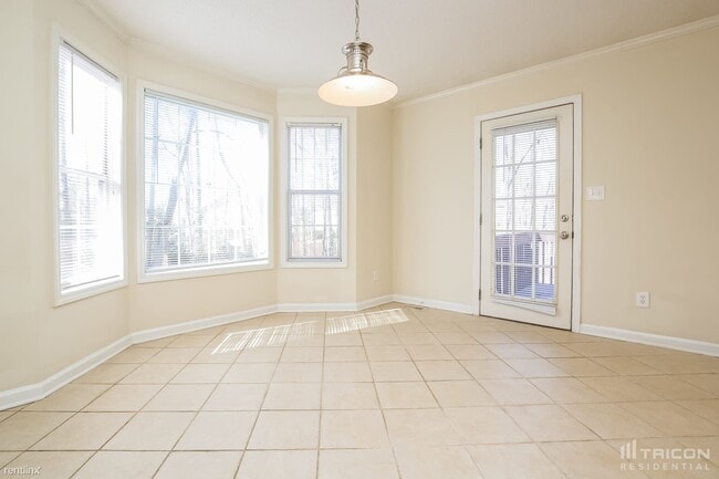 Building Photo - 1601 Larkwood Dr