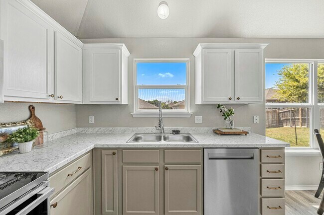 Building Photo - 2207 Stoneham Ct