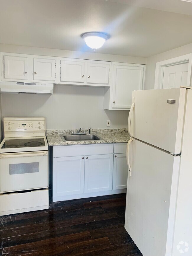 Sloan Apartments for Rent with Hardwood Floors Buffalo, NY 1