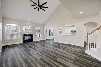 Building Photo - 4615 Russett Ln