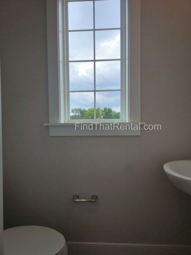 Foto del edificio - Pet Friendly CV Schools New Home w Large I...