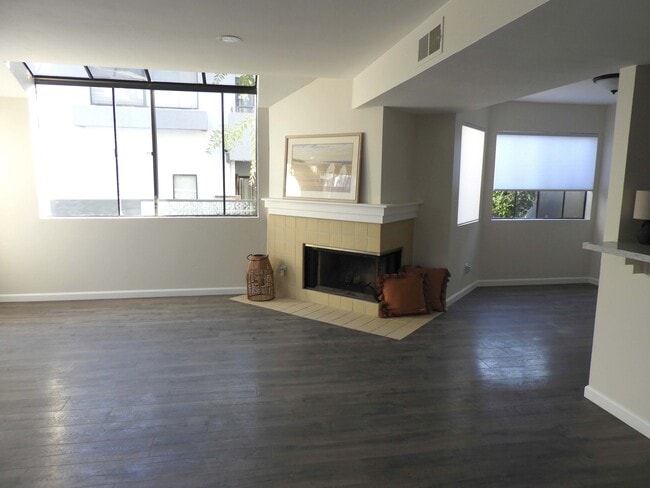 Building Photo - 1109 Tivoli Ln