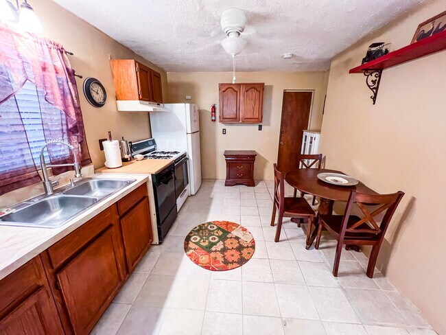 Foto del edificio - 1501 W State Road 60