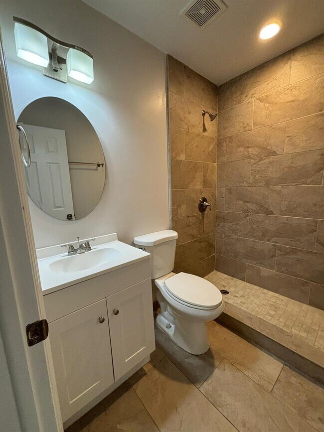 1713 N Dixie Hwy Unit 3, Fort Lauderdale, FL 33305 Condo for Rent in Fort Lauderdale, FL