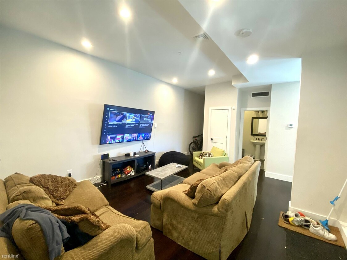 Foto principal - 7 br, 4.5 bath House - 1 Cedar St