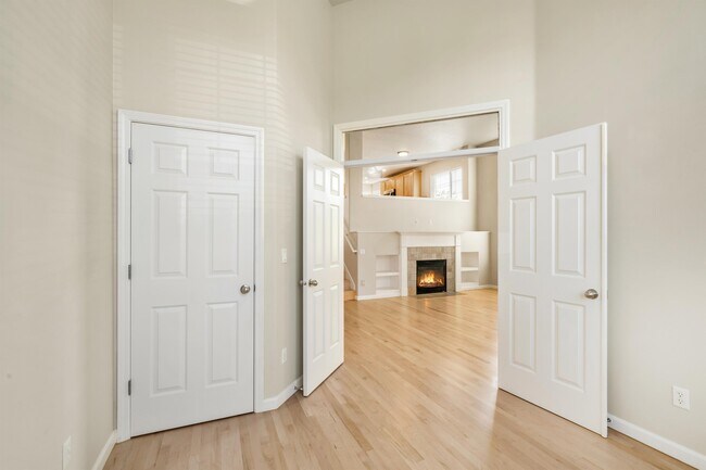 Building Photo - 3258 Journeay Ct