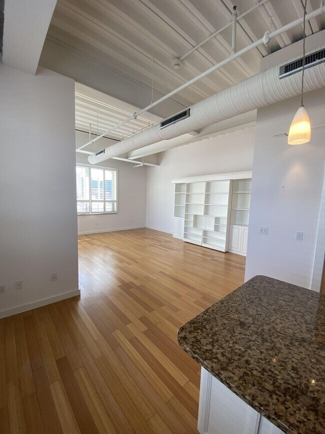 Foto del edificio - Amazing Studio with Patio and Views