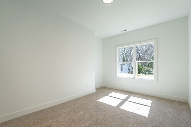 Foto del edificio - 620 Walnut Hts Dr