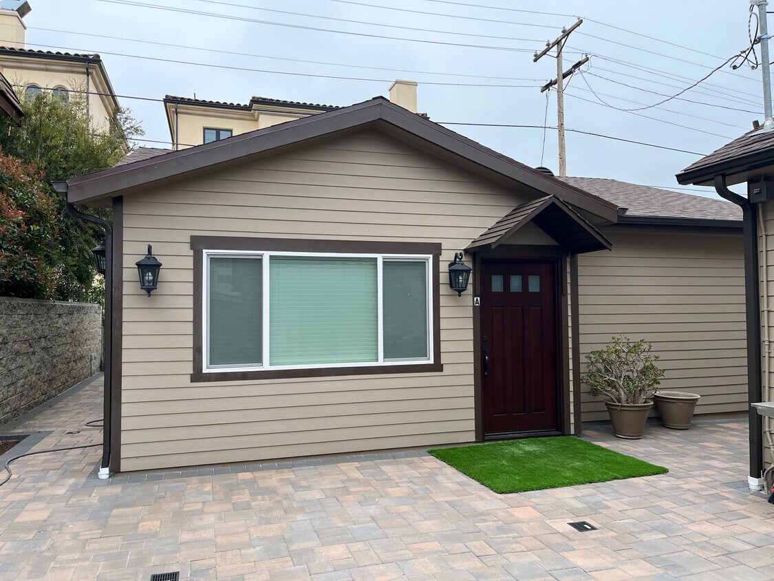 Foto principal - 364 W Lexington Dr