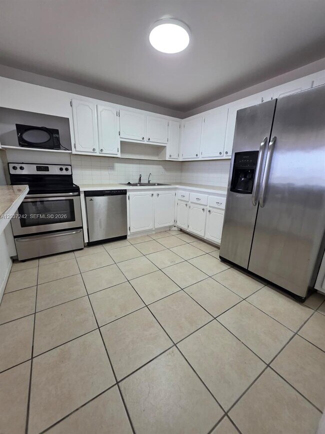 Foto del edificio - 13499 Biscayne Blvd
