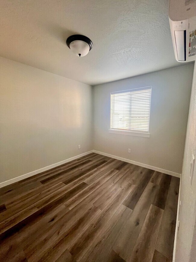 Foto del edificio - Medford/Central Point Area - 1 Bedroom / 1 Bath New Construction