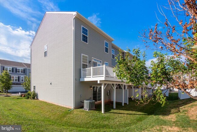 Building Photo - 8772 Elsing Green Dr