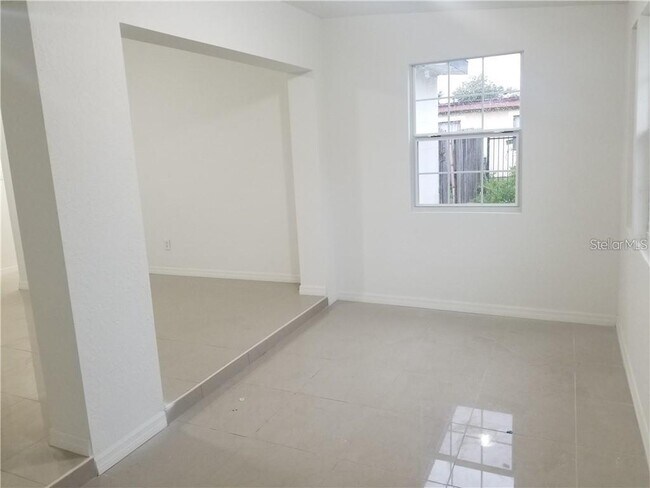 Foto del edificio - 11505 Churchill St
