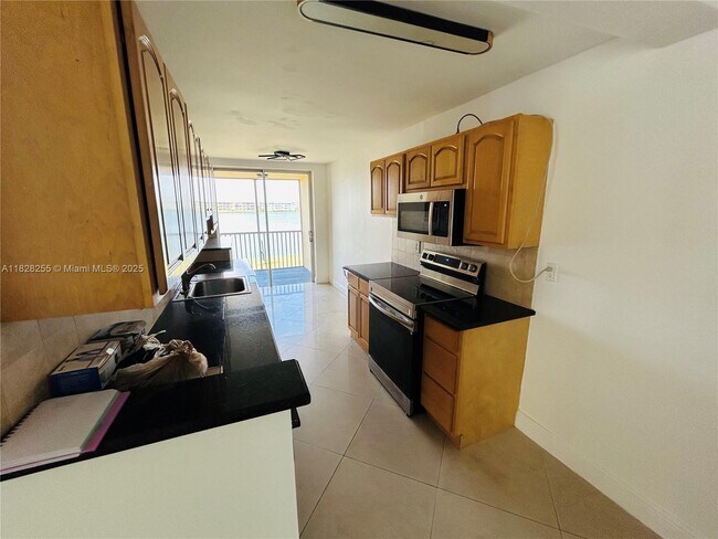 Foto del edificio - 1750 NE 191st St