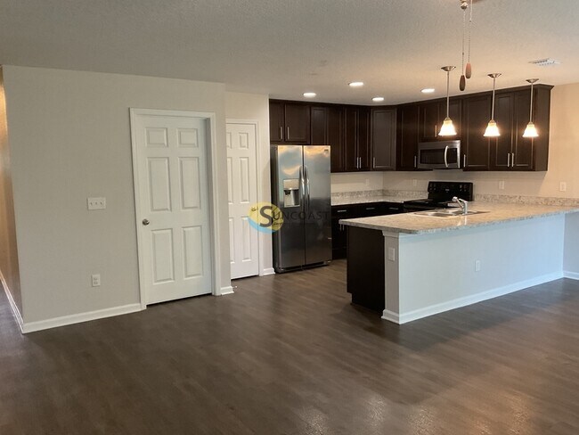 Foto del edificio - 7323 Richardson Rd