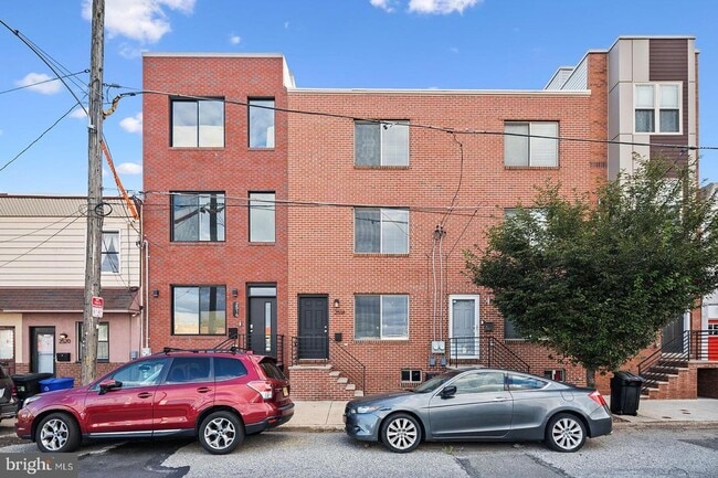 Photo - Spacious 4-Bedroom Home with Outdoor Space...