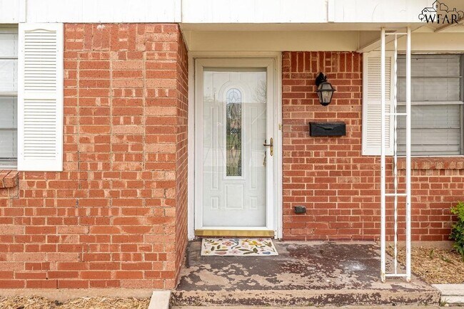 Foto del edificio - 4024 Hooper Dr
