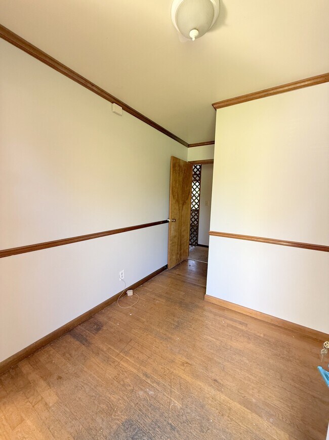 Foto del edificio - 3811 Lakeview Dr NW