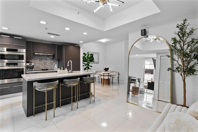 Foto del edificio - 7661 NW 107th Ave