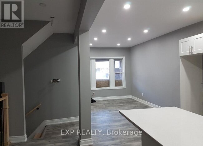 Building Photo - 24 Avalon Pl