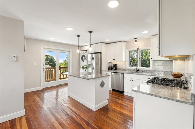 Building Photo - 159 Cowper St