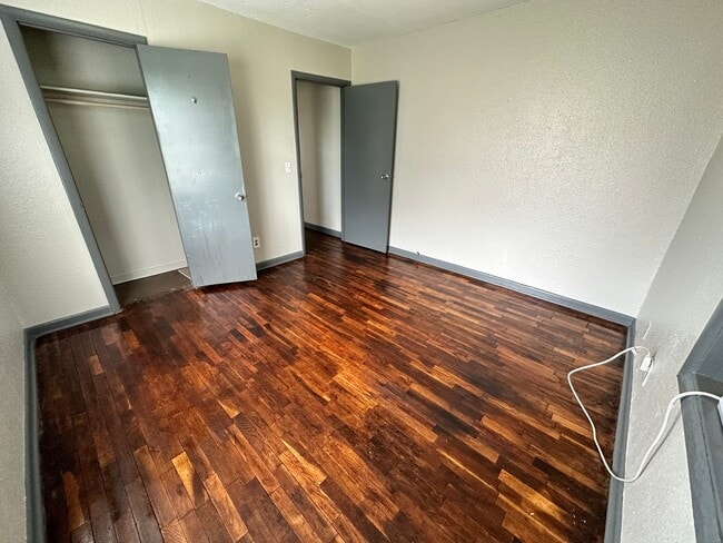 Building Photo - Updated 2 Bed 1 Bath in Blanchard!