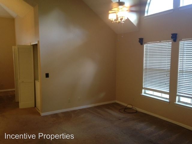 Building Photo - 6070 Westgate Dr
