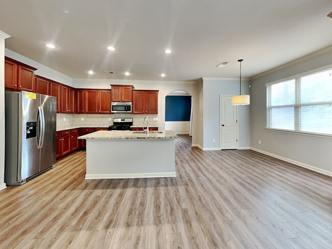 Foto del edificio - 5015 Groover Dr