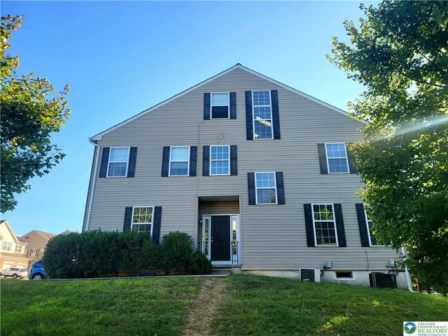 Building Photo - 5215 Spring Ridge Dr E
