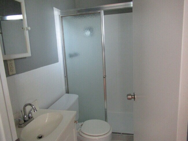 Foto del edificio - 4863 Vermilion Dr